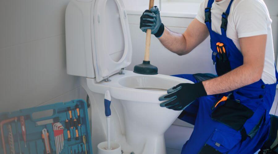 Expert burst pipe repair services in Bensenville, IL